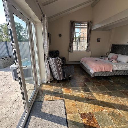 Dwylig Isa Holiday Cottages Rhuddlan Quarto foto
