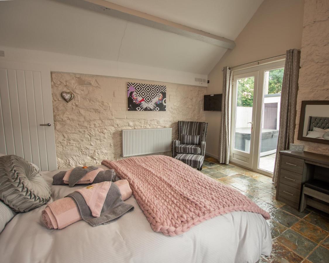 Dwylig Isa Holiday Cottages Rhuddlan Exterior foto
